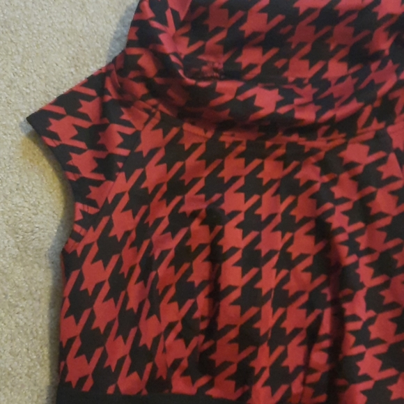 Dress - Picture 2 of 4